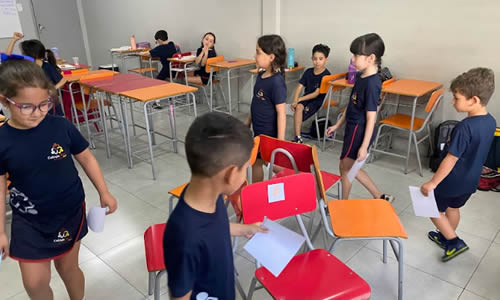 Dança da Cadeira com Escrita Espontânea 1ST Grade A e B